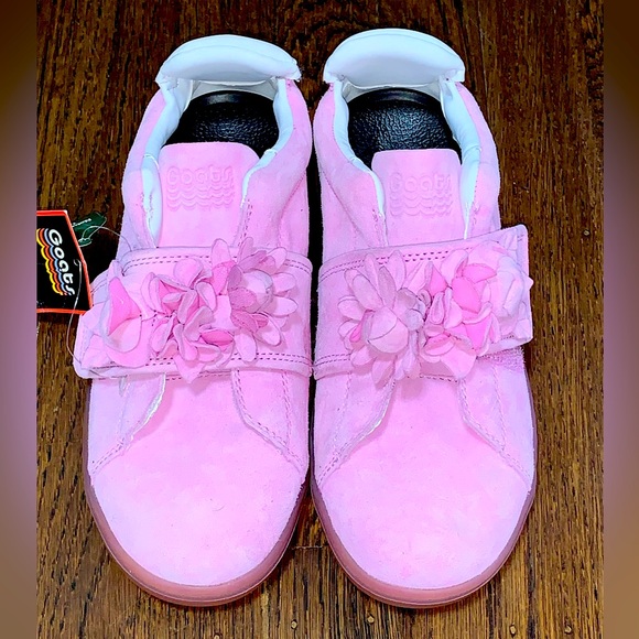 Goats Suede Leather Girls Pink Sneakers size 3 - Picture 1 of 5